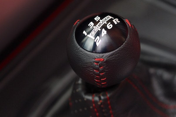 Mugen Style Gear Knob M10x1.5 Leather and Aluminium (Honda)