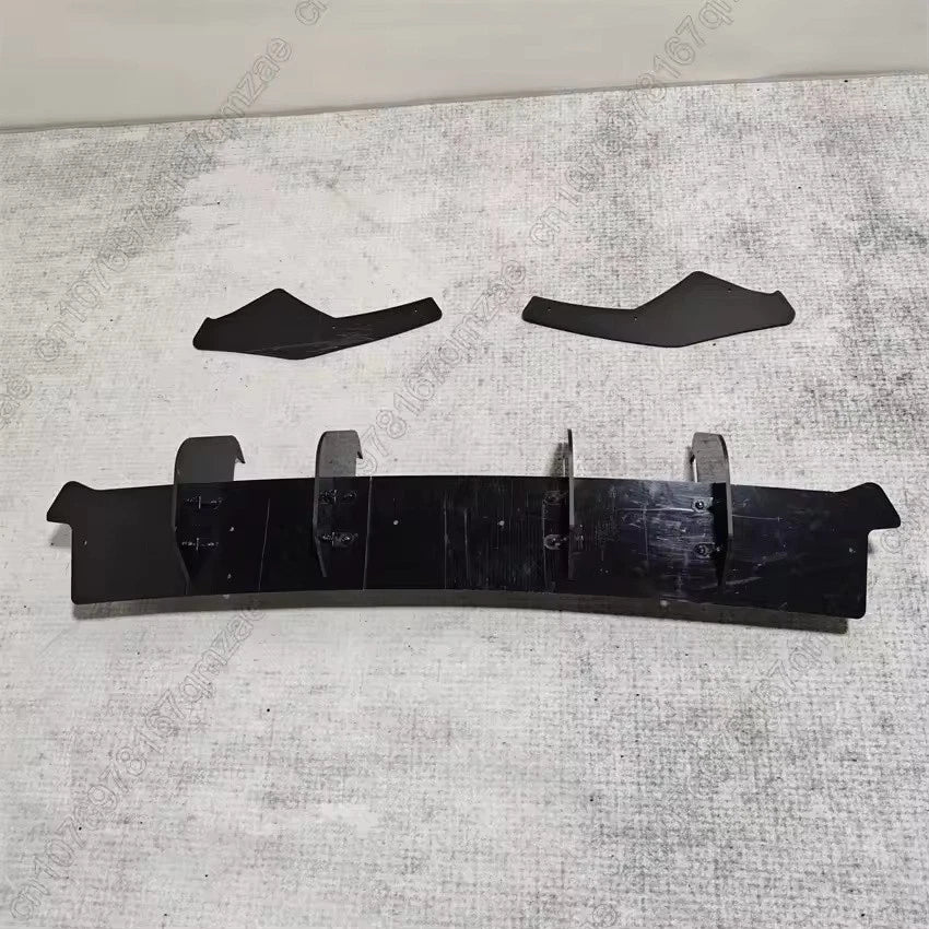 Rear Bumper Protector Style Diffuser Lip for VW Golf MK8 GTI R-Line 2021–2024